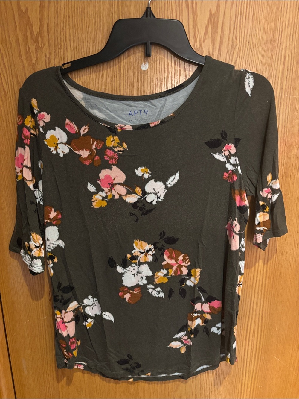 APT. 9 Elbow sleeve blouse, dark olive green with floral print, Medium